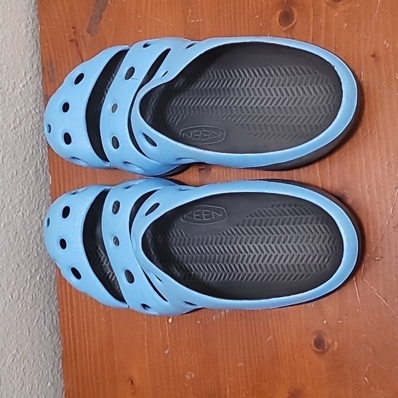 KEEN YOGUI CLOG SLIP ON BLUE AND BLACK MEN'S SANDAL SIZE 11 - Picture 3 of 8